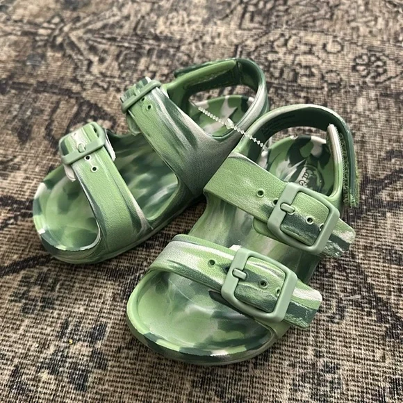 Cat & Jack Rubber Sandals - Picture 2 of 5